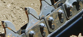 Hydrive trencher - Anti-back flex chain design - Digga Australia